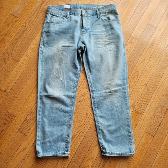Gap 1969 Sexy Boyfriend Jeans 31r Light wash Distressed - Picture 2 of 16